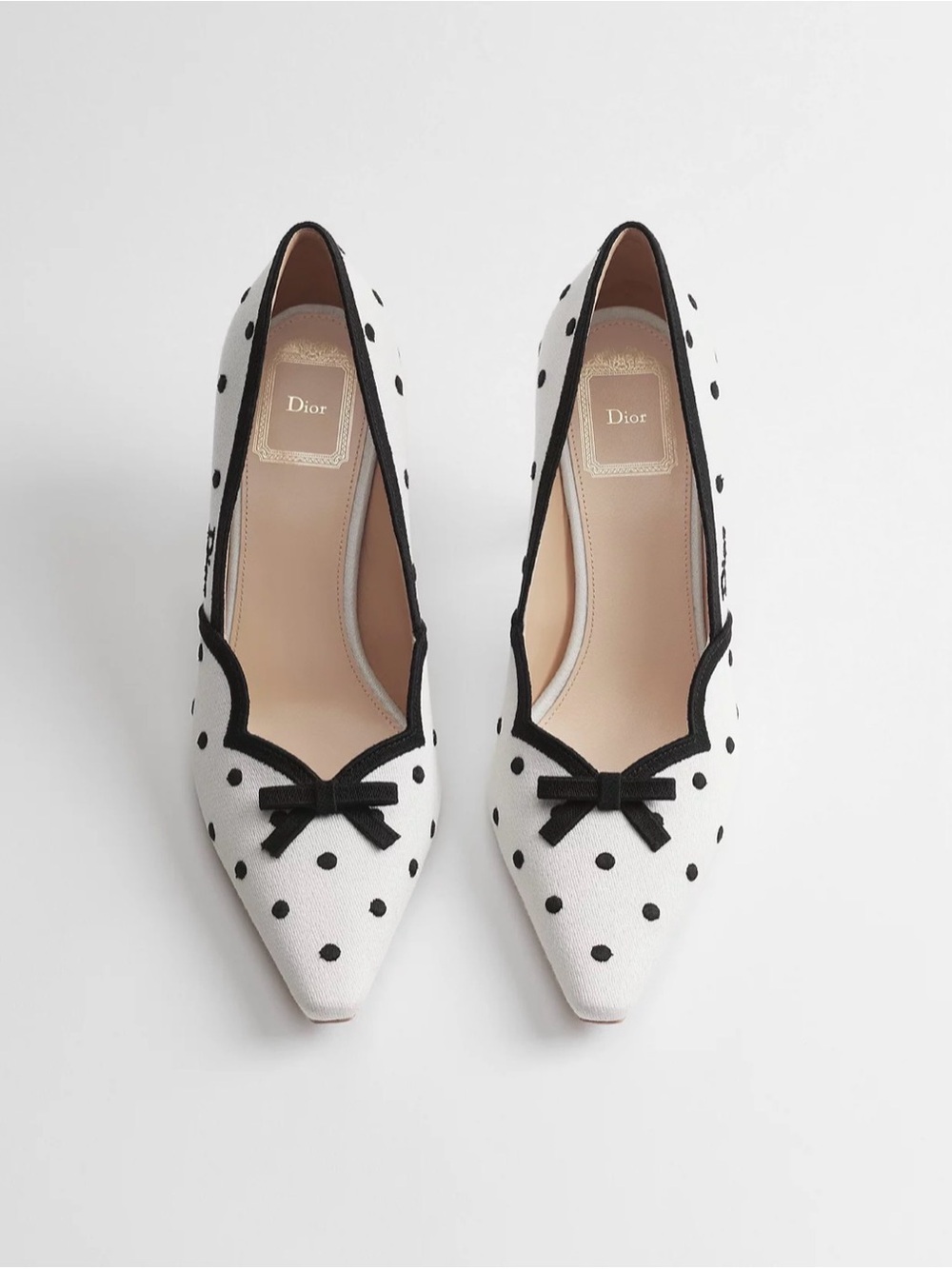 Dior Romance Pump
White Cotton Embroidered with Black PolkaDior Motif EU37/US7
